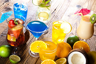 海韻微醺 自然色調(diào)中的酒精飲料藝術(shù)