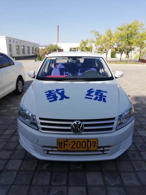 駕駛員培訓(xùn) 從方向盤(pán)到文明路的進(jìn)階指南
